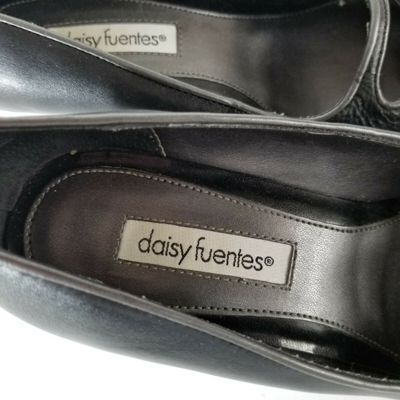 DAISY FUENTES pumps, size 6 1/2 M - Picture 5 of 7